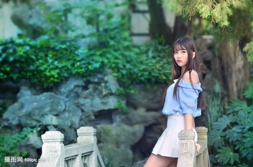 今夜的红唇照片unmodified